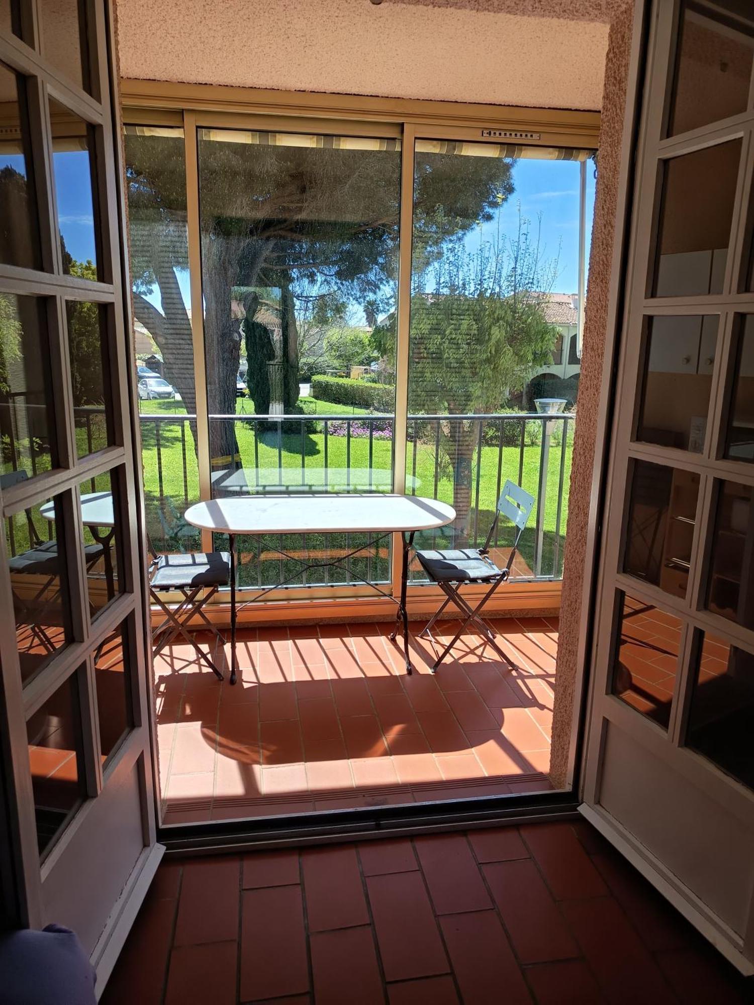 AGRÉABLE STUDIO cabine PROCHE MER La Londe-les-Maures Extérieur photo